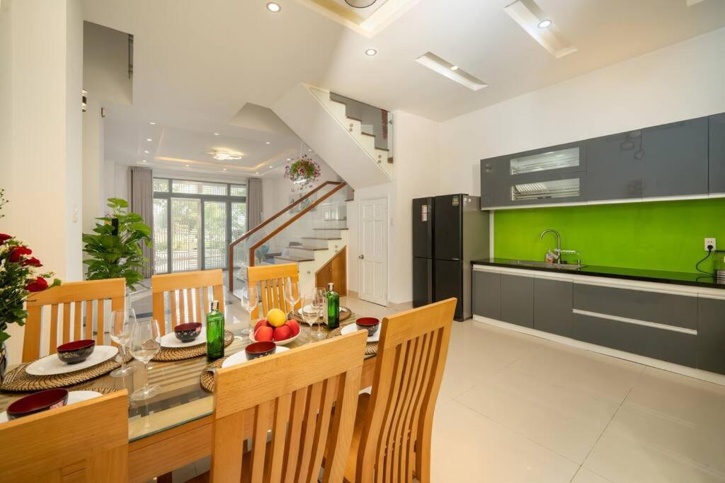 Holiday home Freepickup 5minwalk To Beach, 4 Ensuite King Brs Da Nang